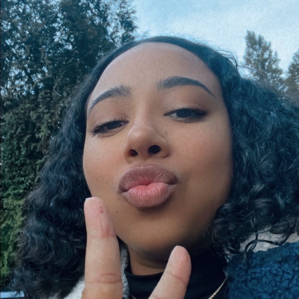 Meet your Posher, Nikayla